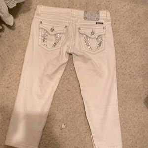 White miss me capris.